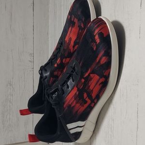 Kick sneakers size 13